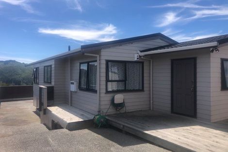 Photo of property in 18 Jasmine Grove, Maungaraki, Lower Hutt, 5010