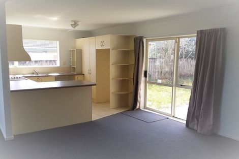 Photo of property in 14 Brook Haven Rise, Clendon Park, Auckland, 2103