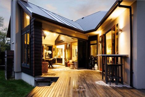 Photo of property in 7 Titirangi Drive, Fitzherbert, Palmerston North, 4471