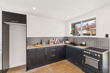 Photo of property in 1/252 Meola Road, Point Chevalier, Auckland, 1022