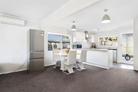 Photo of property in 6 Hotspur Place, Bayview, Auckland, 0629