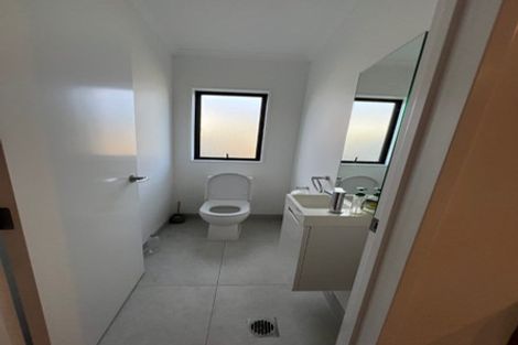 Photo of property in 10 Kitea Place, Mangere, Auckland, 2022