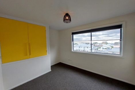 Photo of property in 22 Downe Street, New Plymouth, 4310
