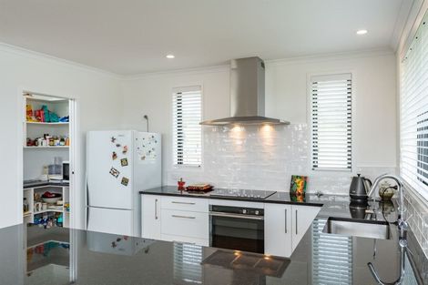 Photo of property in 5 Ngaio Close, Mangawhai, 0505