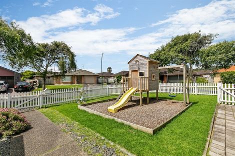 Photo of property in 9 Erne Crescent, East Tamaki, Auckland, 2016