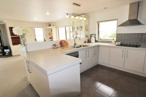 Photo of property in 24 Charles Street, Carterton, 5713