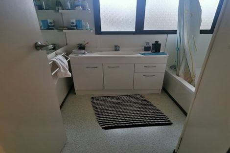 Photo of property in 1/15 Cyril Crescent, West Harbour, Auckland, 0618