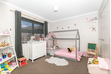 Photo of property in 16 Evergreen Rise, Grandview Heights, Hamilton, 3200