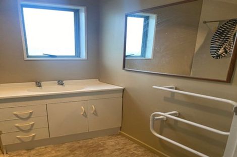 Photo of property in 15 Loughanure Place, Massey, Auckland, 0614