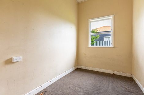 Photo of property in 17 Allardice Street, Dannevirke, 4930