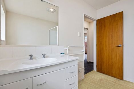 Photo of property in 17a Broadbent Street, Riccarton, Christchurch, 8041