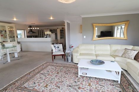 Photo of property in 24 Charles Street, Carterton, 5713