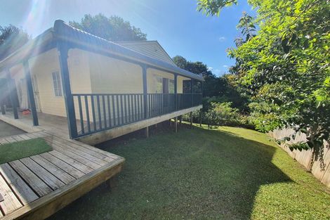 Photo of property in 25 Glenfern Road, Mellons Bay, Auckland, 2014