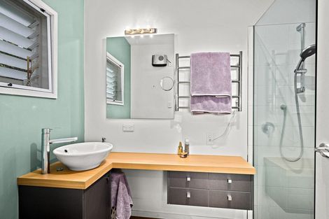 Photo of property in 19 Spray Crescent, Leigh, 0985