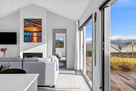 Photo of property in 8 The Heights Avenue, Wanaka, 9305