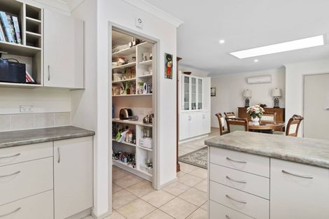 Photo of property in 17 Olive Close, Omokoroa, 3114