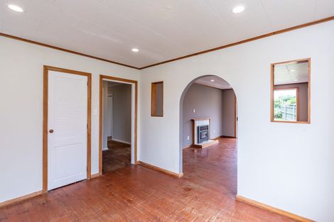 Photo of property in 25 Matahourua Crescent, Cannons Creek, Porirua, 5024