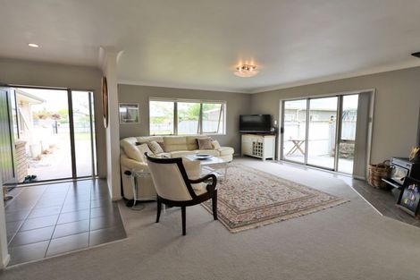 Photo of property in 24 Charles Street, Carterton, 5713