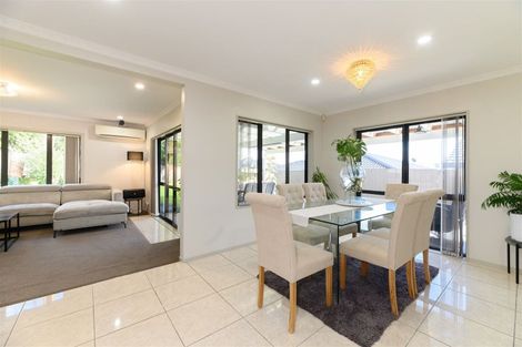 Photo of property in 99a Awaroa Road, Sunnyvale, Auckland, 0612