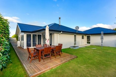 Photo of property in 22 Pemberton Drive, Darfield, 7510