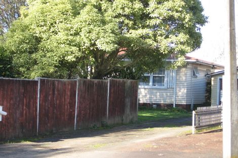 Photo of property in 12 Parkdale Place, Glenview, Hamilton, 3206