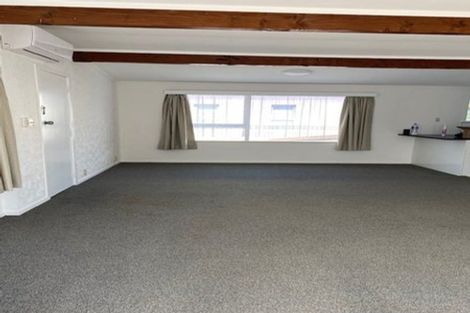 Photo of property in 1/32 Kowhai Road, Campbells Bay, Auckland, 0630