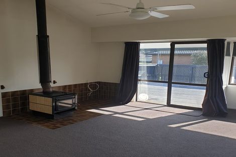 Photo of property in 82 Sandspit Road, Waiuku, 2123