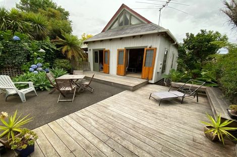 Photo of property in 1/66 Nile Road, Milford, Auckland, 0620