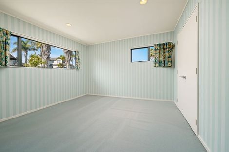 Photo of property in 2/2 Hobie Court, West Harbour, Auckland, 0618