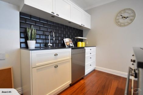 Photo of property in 28 Cardwell Street, Onehunga, Auckland, 1061