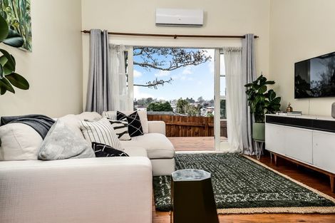 Photo of property in 75 Tuhikaramea Road, Dinsdale, Hamilton, 3204