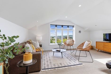 Photo of property in 33 Nevay Road, Miramar, Wellington, 6022