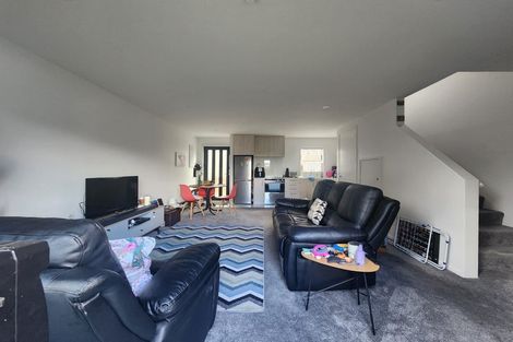 Photo of property in 52d Vodanovich Road, Te Atatu South, Auckland, 0610