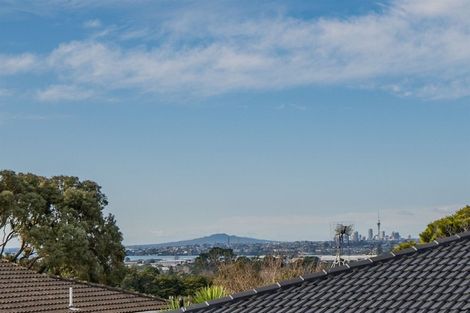 Photo of property in 4313a Great North Road, Glendene, Auckland, 0602