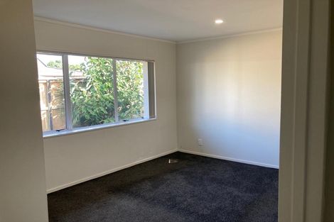 Photo of property in 2 Framalda Place, Conifer Grove, Takanini, 2112