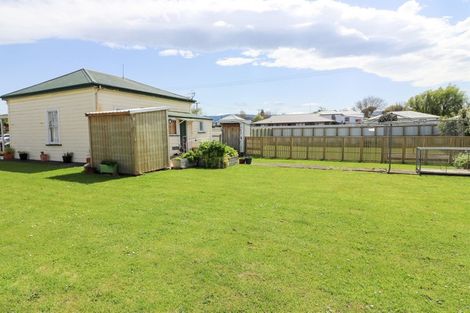 Photo of property in 11 Allardice Street, Dannevirke, 4930