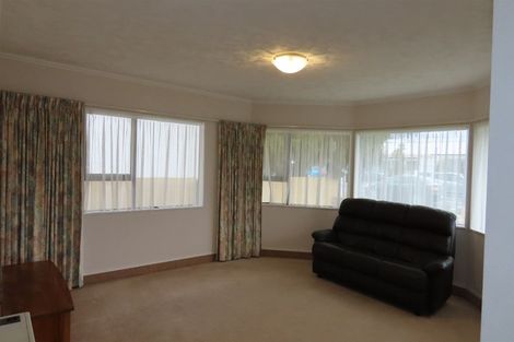 Photo of property in 52 Queen Street West, Levin, 5510