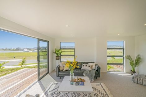 Photo of property in 9 Awatea Drive, Whitianga, 3510