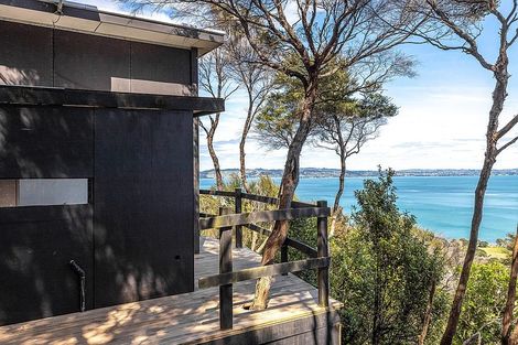 Photo of property in 27 Okoka Road, Omiha, Waiheke Island, 1081