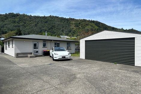 Photo of property in 53 Wairau Road, Picton, 7220