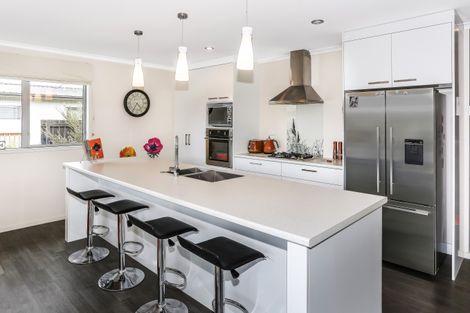 Photo of property in 68 Helenslee Road, Pokeno, 2402