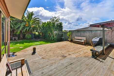 Photo of property in 31 Hadley Wood Drive, Wattle Downs, Auckland, 2103