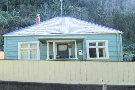 Photo of property in 40 Coote Road, Bluff Hill, Napier, 4110