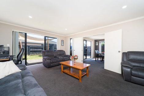 Photo of property in 23 Geneva Terrace, Kelvin Grove, Palmerston North, 4414