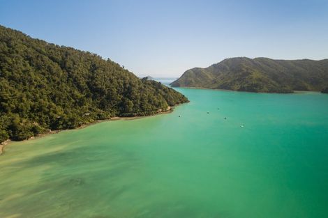 Photo of property in 20 Renata Road, Okiwi Bay, 7193