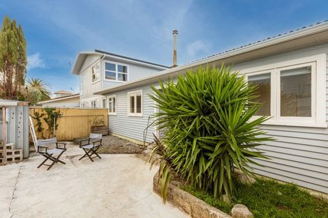Photo of property in 1/11 Meeanee Quay, Westshore, Napier, 4110
