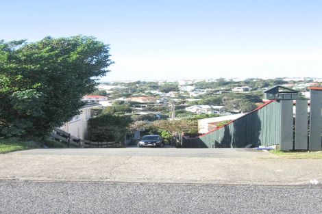 Photo of property in 27a Terrace Road, Titahi Bay, Porirua, 5022