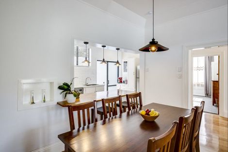 Photo of property in 6 Cameron Road, Bluff Hill, Napier, 4110