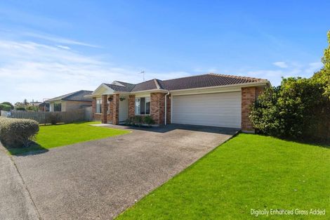 Photo of property in 37 Breaker Grove, Waiuku, 2123