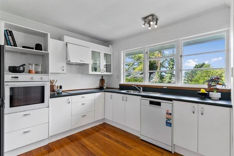 Photo of property in 41 Bassett Road, Johnsonville, Wellington, 6037